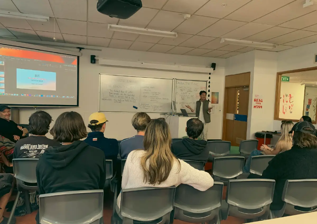 Best Uthakhamkong recognised as a top student at Otago Polytechnic in Dunedin. Completing Two Certificates and a Graduate Diploma in Design at Otago Polytechnic​.