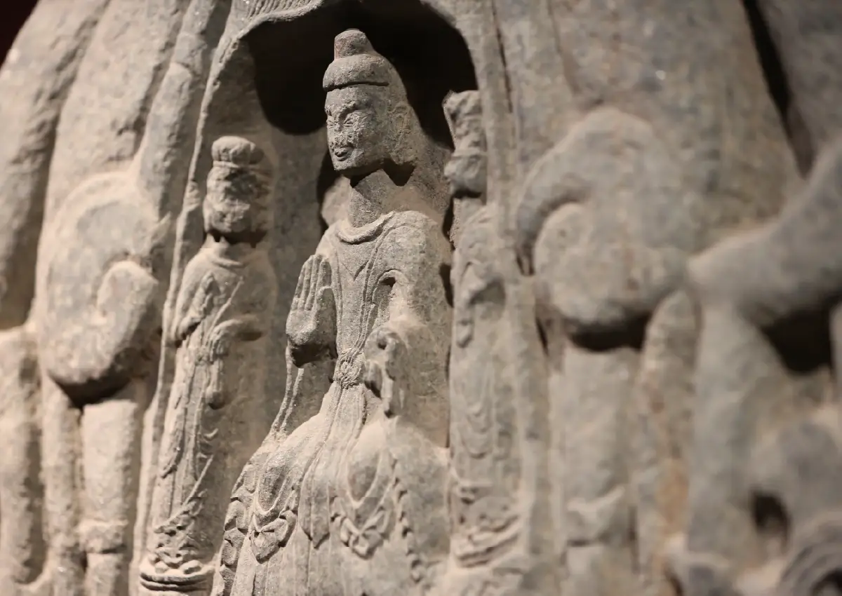 Best Uthakhamkong representing the Dhammachai International Research Institute (DIRI) in China.